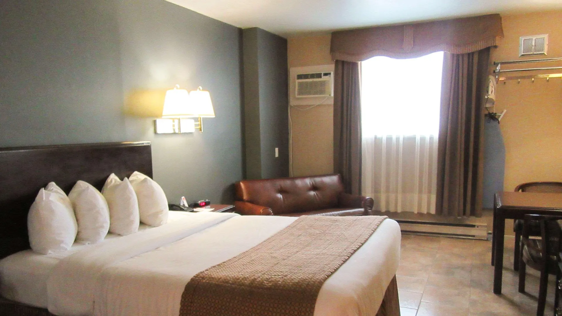 Econo Lodge Brossard